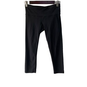 Lululemon Black Cropped 19” Leggings Women’s Size 4 Fitness Performance